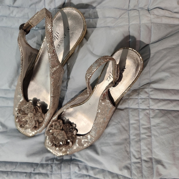 Anne Klein Shoes - Picture 2 of 3